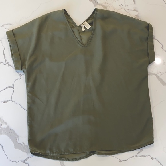 Olive Green Short Sleeve Top - Picture 1 of 2
